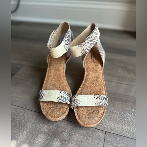 Lucky Brand McDowell Wedges - Size 10 - Picture 2 of 8